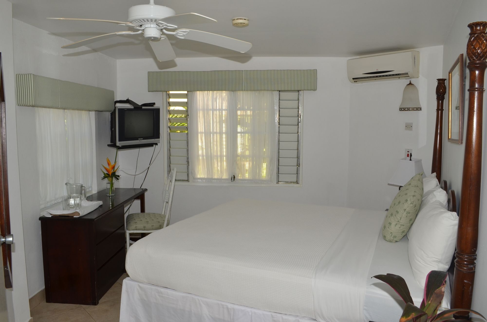 Yard Beach House Hotel Negril Ngoại thất bức ảnh